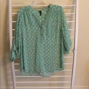 Maurice’s tunic size large